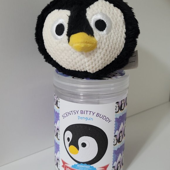 Scentsy Penguin Bitty Buddy Scented in Very Merry Cranberry NEW Discontinued - Picture 6 of 7